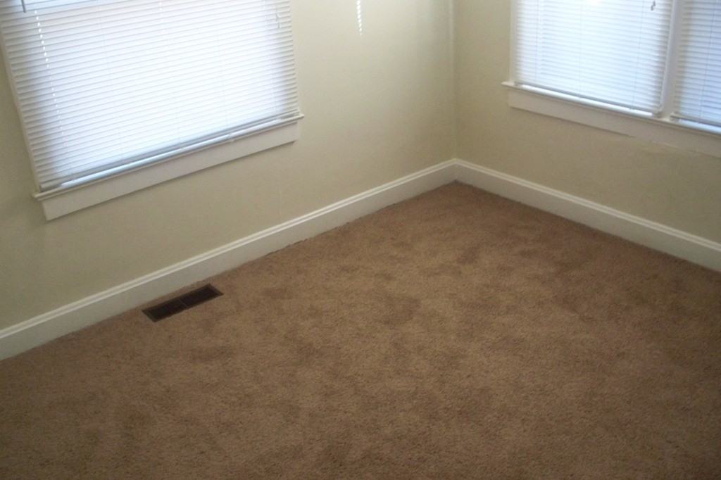 102 S Claremont Ave - Photo 3 of 7