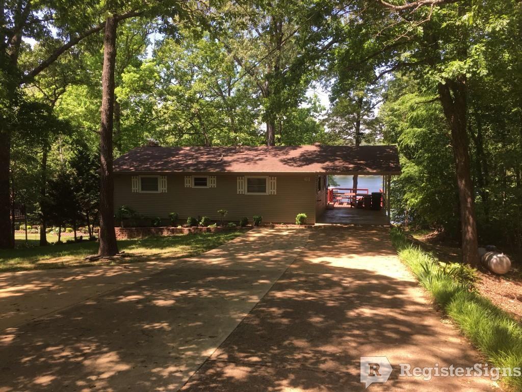 61 Wyandotte Dr - Photo 2 of 15