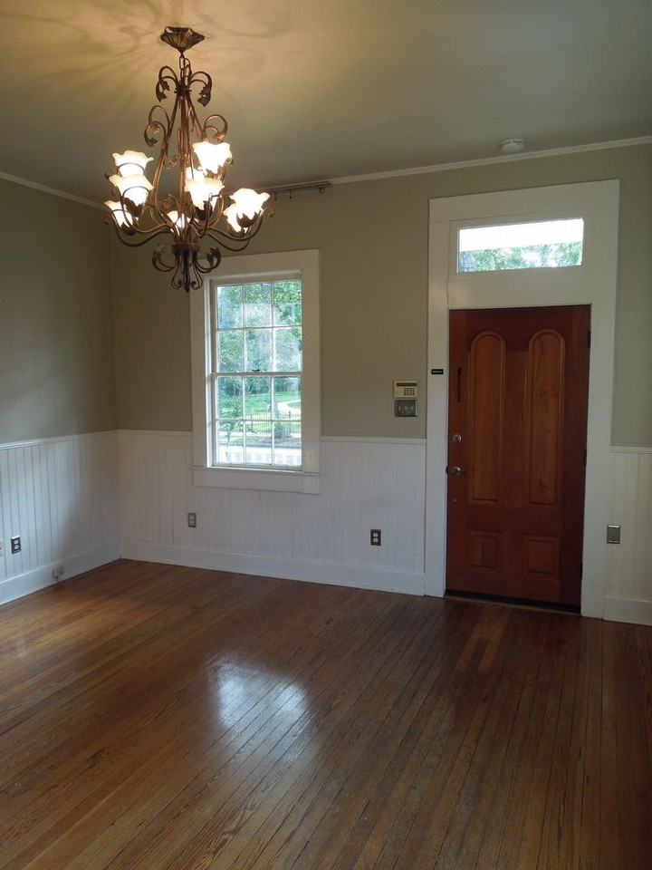 212 S Dearborn St - Photo 3 of 25