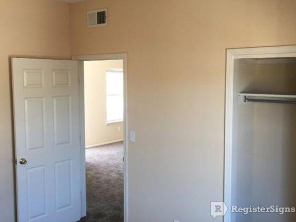 258 McClintock Dr - Photo 3 of 7