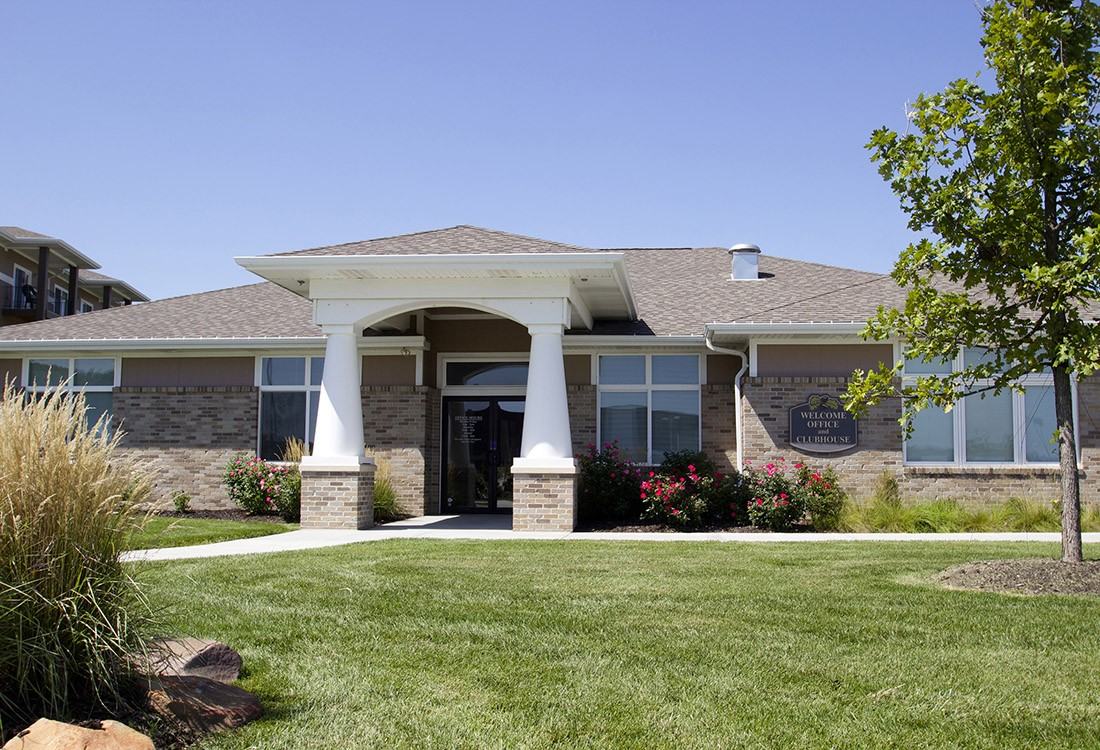 The Oaks at Lakeview - Photo 2 of 39