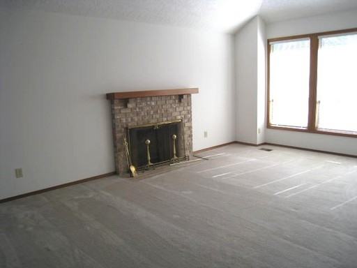 1499 Braemar Dr - Photo 3 of 9