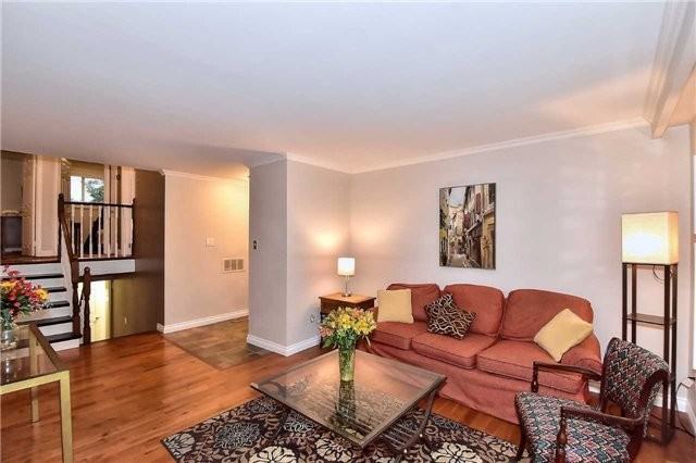 32 Kitimat Crescent - Photo 3 of 10