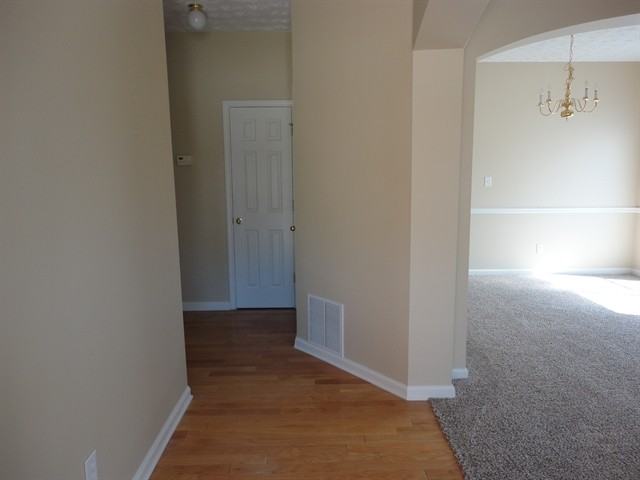 240 Winthrop Ln - Photo 2 of 20
