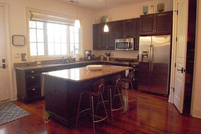 172 E Gay St - Photo 2 of 21