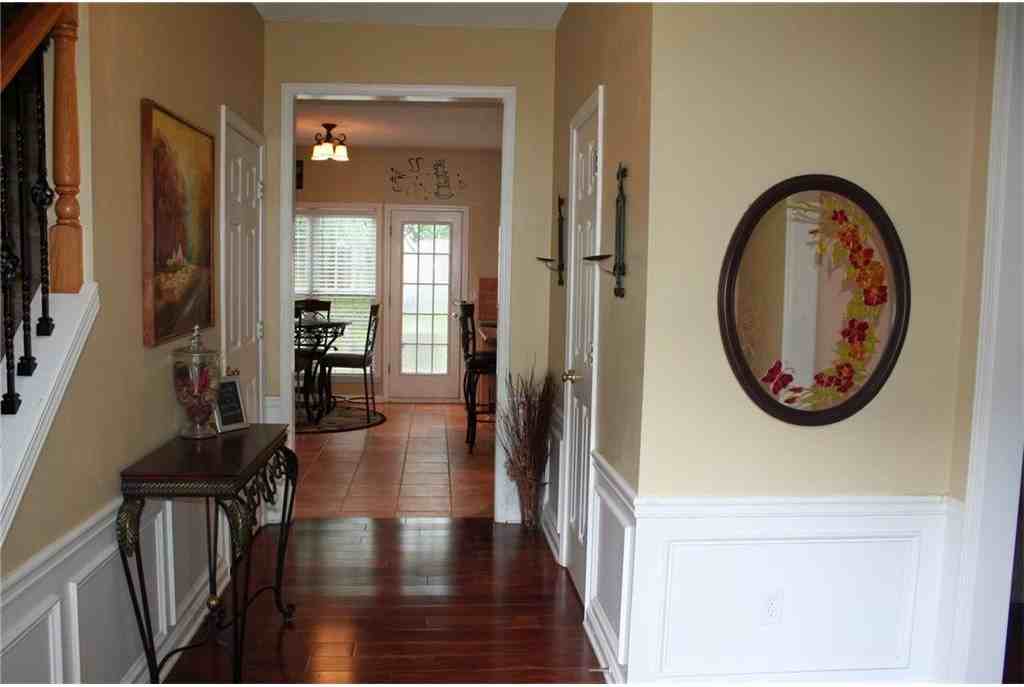 2215 Traywick Chase - Photo 2 of 18