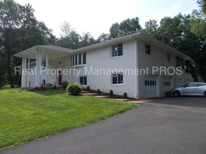 12009 Bobwhite Dr - Photo 2 of 29