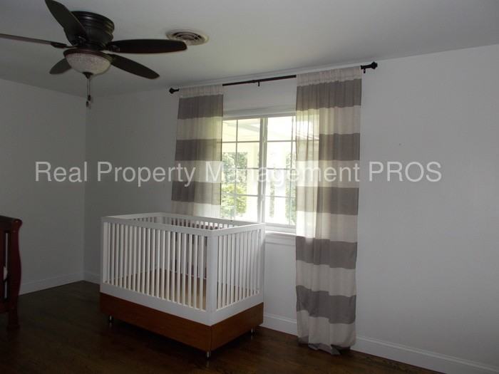 12009 Bobwhite Dr - Photo 3 of 29