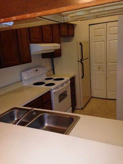 18704 Caledonia Court #K - Photo 2 of 8