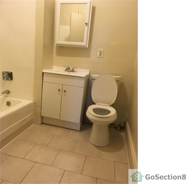 90 Brook St #C - Photo 3 of 6