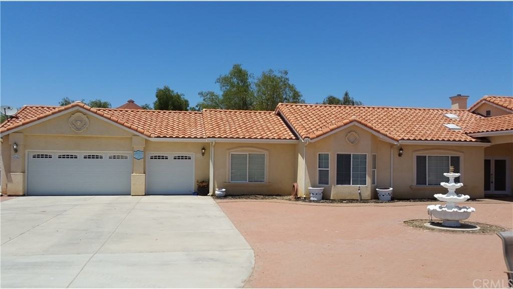 36950 Cll Arruza - Photo 2 of 11