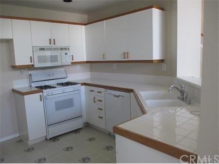 2940 Vía Toscana #201 - Photo 3 of 11