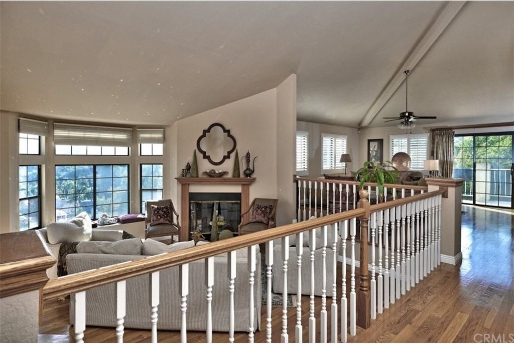 2342 Valle Dr - Photo 2 of 22