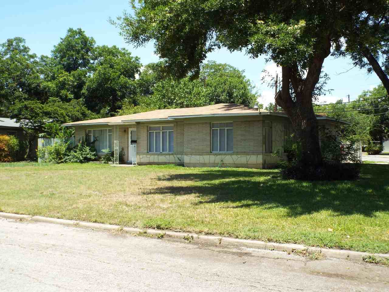 411 Concord Pl - Photo 2 of 16