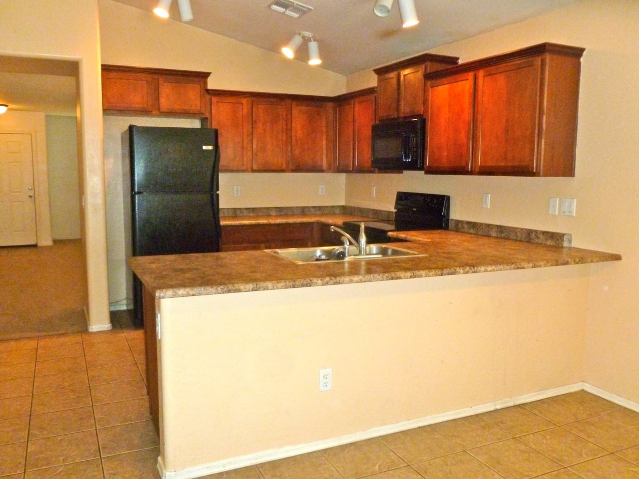 28173 N Superior Rd - Photo 2 of 7