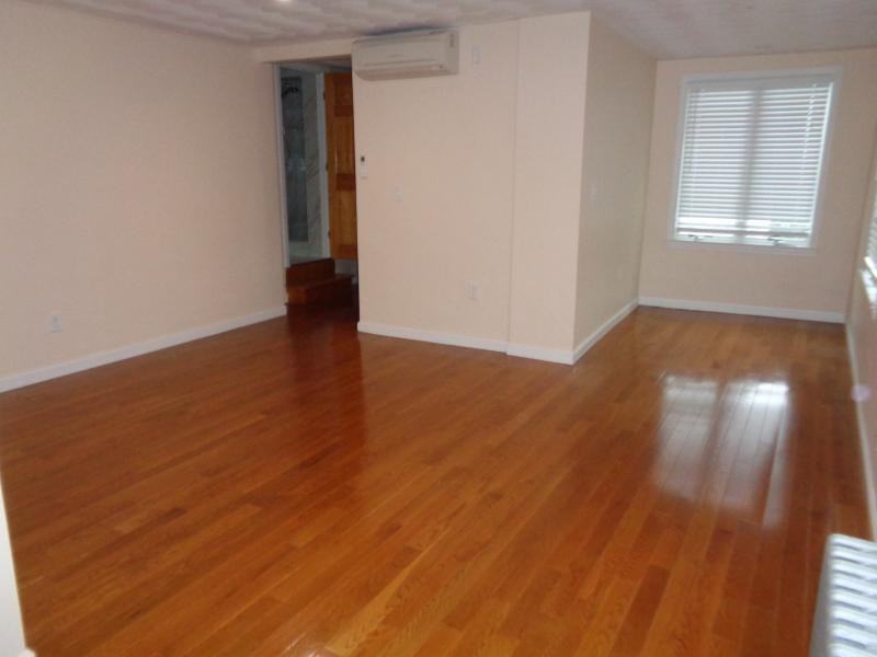 104 Winsor Ave 2 - Photo 2 of 18