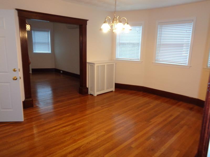 104 Winsor Ave 2 - Photo 3 of 18