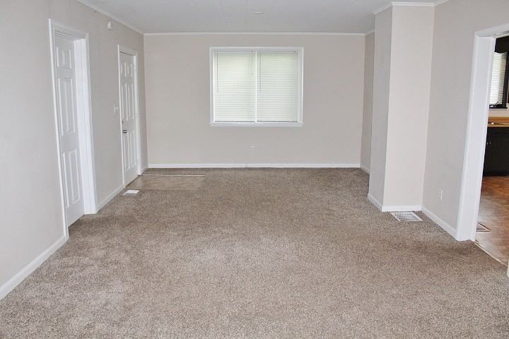 304 E 4th St - Photo 3 of 19