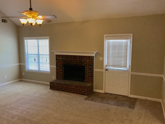 698 Derek Pl - Photo 2 of 11