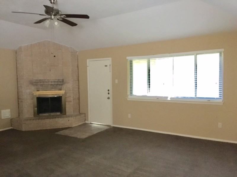 24018 Beaverwood Dr - Photo 3 of 12