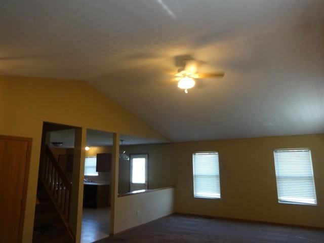 906 Lakeway Ct E - Photo 2 of 12
