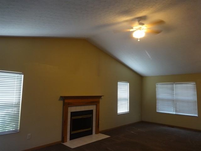 906 Lakeway Ct E - Photo 3 of 12