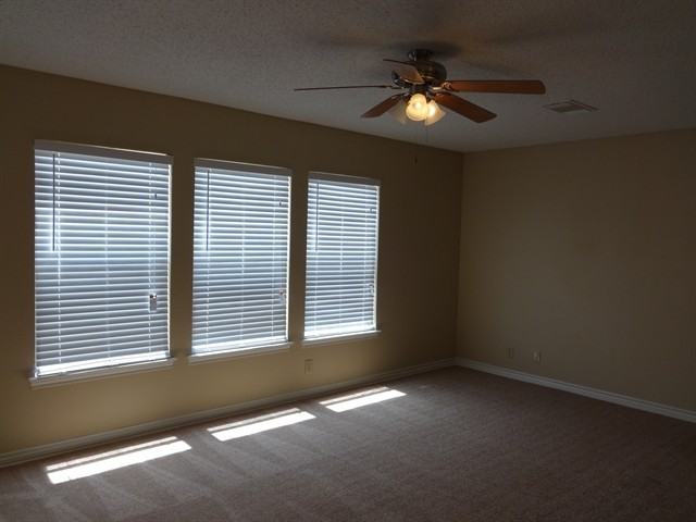 9614 Roy Croft Ave - Photo 3 of 12