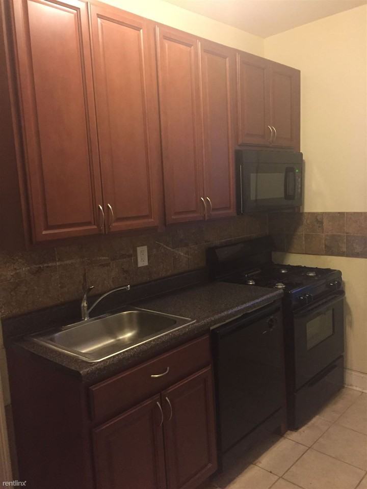 44 W 29th St - Photo 2 of 7