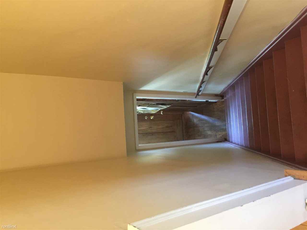 530 Douglas Ave - Photo 2 of 6