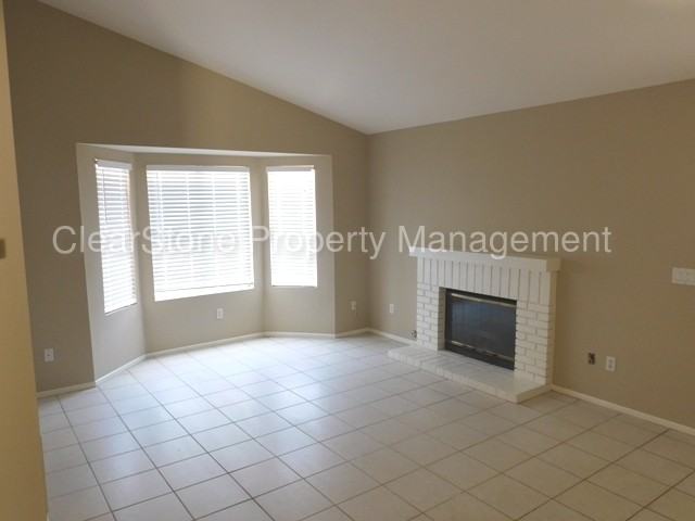 31941 Olive Ave - Photo 3 of 12