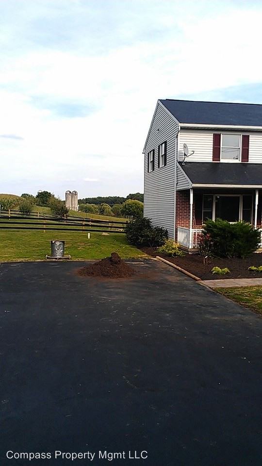 698 Sadsbury Rd - Photo 2 of 9