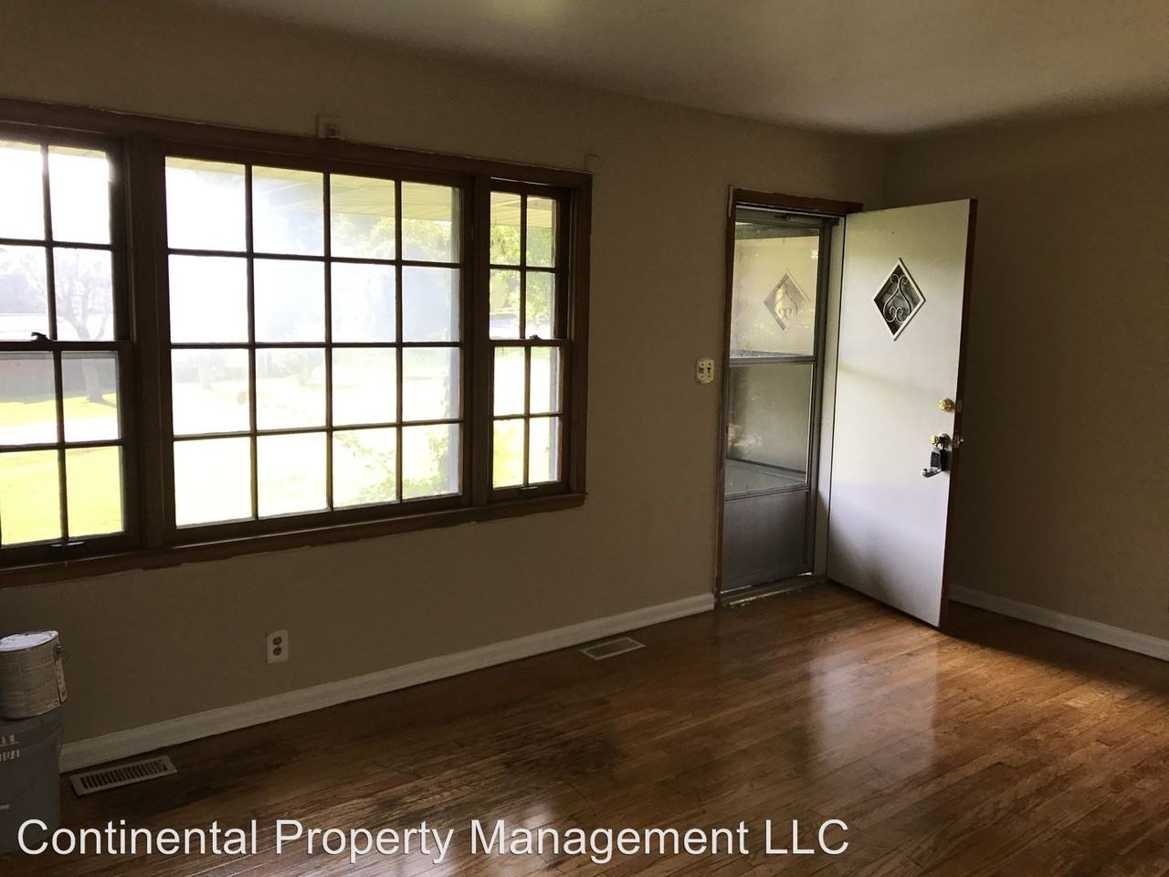 527 Donald Ave - Photo 2 of 4