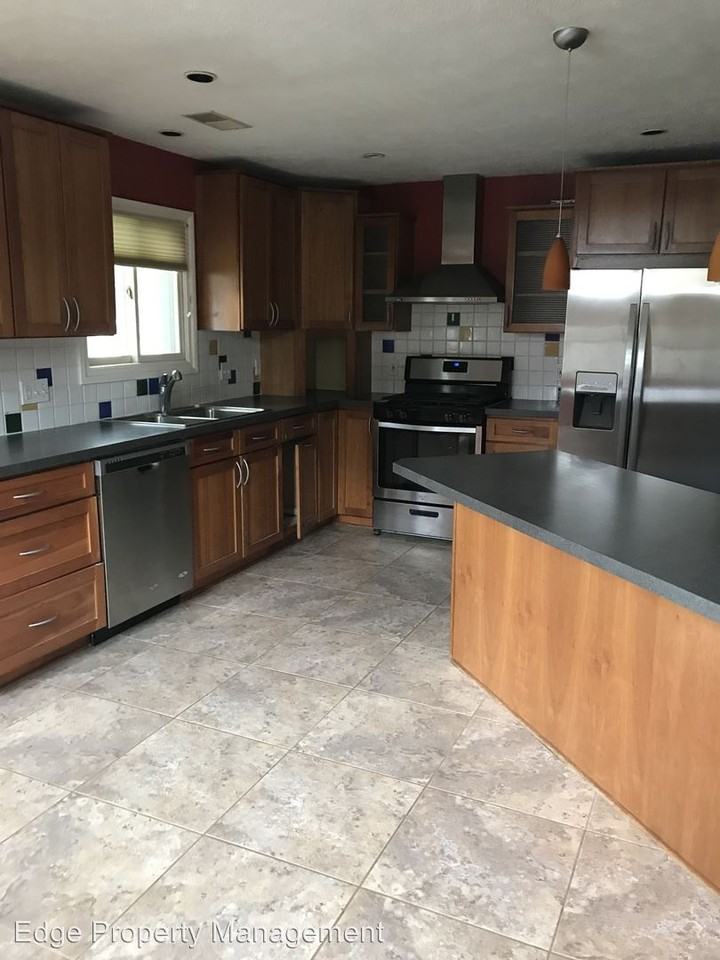 301 Deepwood Ln - Photo 2 of 6