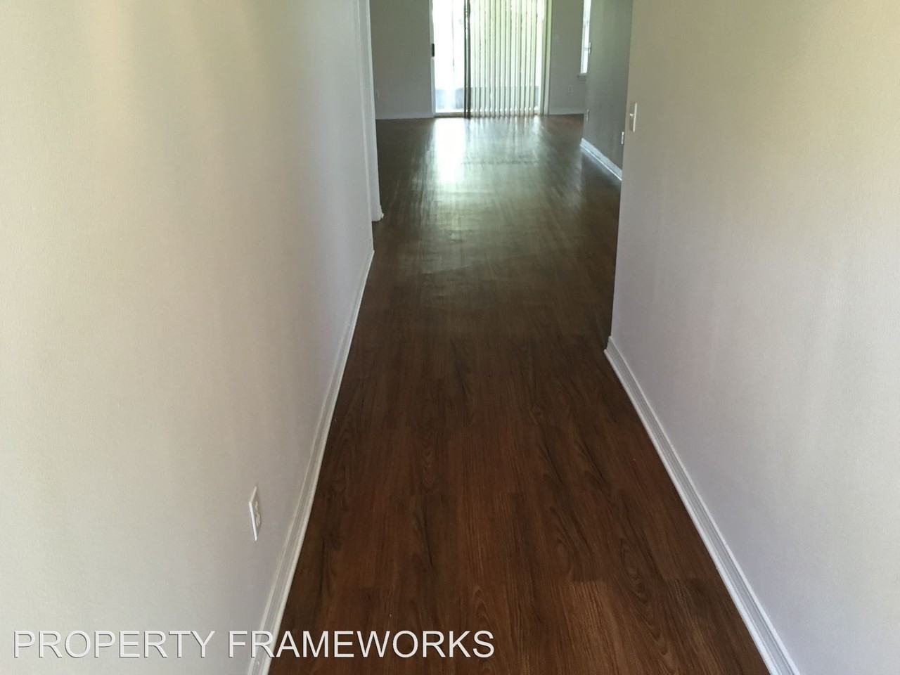 439 Oak Leaf Ct - Photo 2 of 12