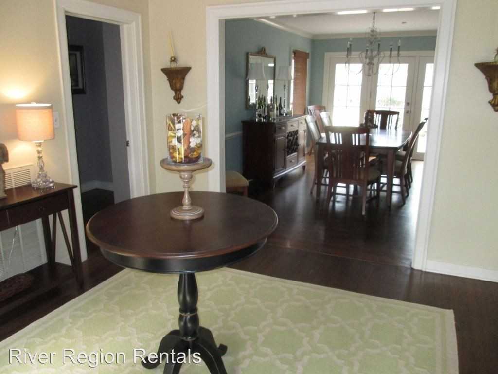 2467 Wildwood Dr - Photo 3 of 33