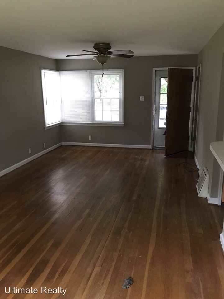 10218 Unicorn Dr - Photo 2 of 8