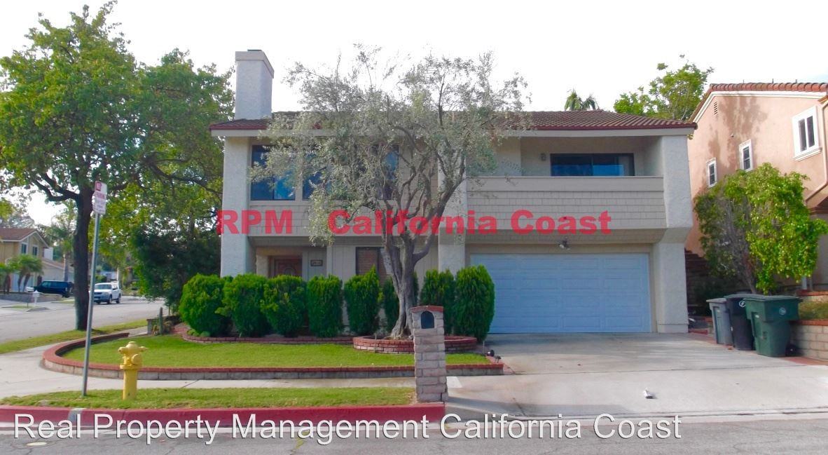 2910 Briarwood Dr - Photo 2 of 41