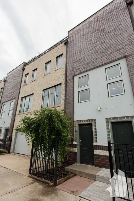 448 North Carpenter Street - Photo 2 of 14