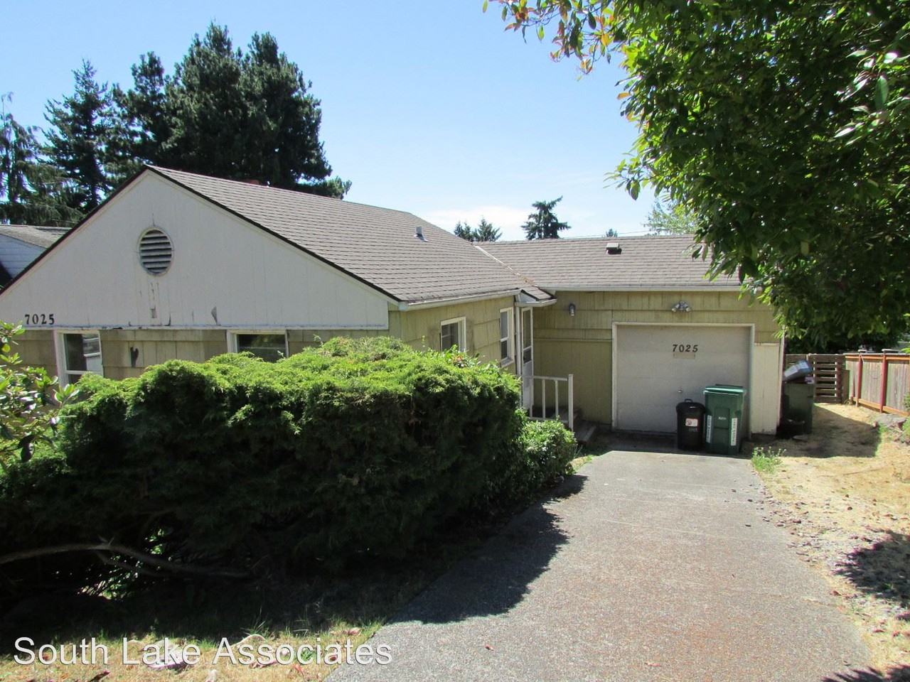 7025 28th Ave NE - Photo 2 of 18