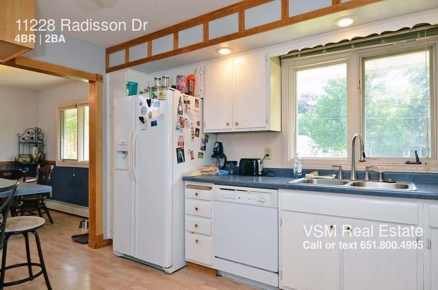 11228 Radisson Dr - Photo 3 of 14