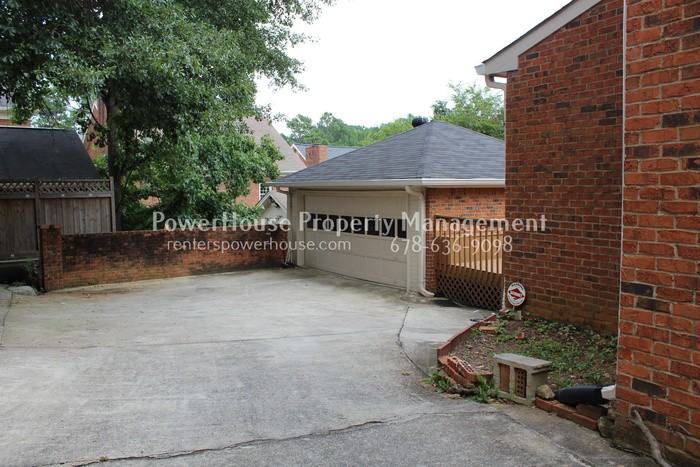 3209 Henderson Walk - Photo 2 of 41