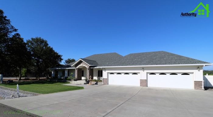 14514 Woodland Hills Dr - Photo 2 of 44
