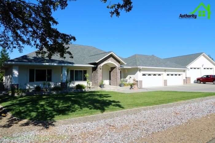 14514 Woodland Hills Dr - Photo 3 of 44