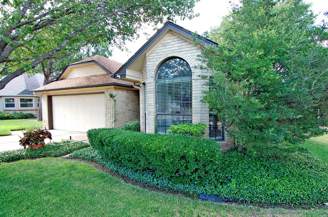 706 Ivy Ct - Photo 2 of 28