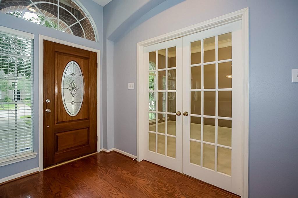 6105 Jordan Dr - Photo 2 of 32