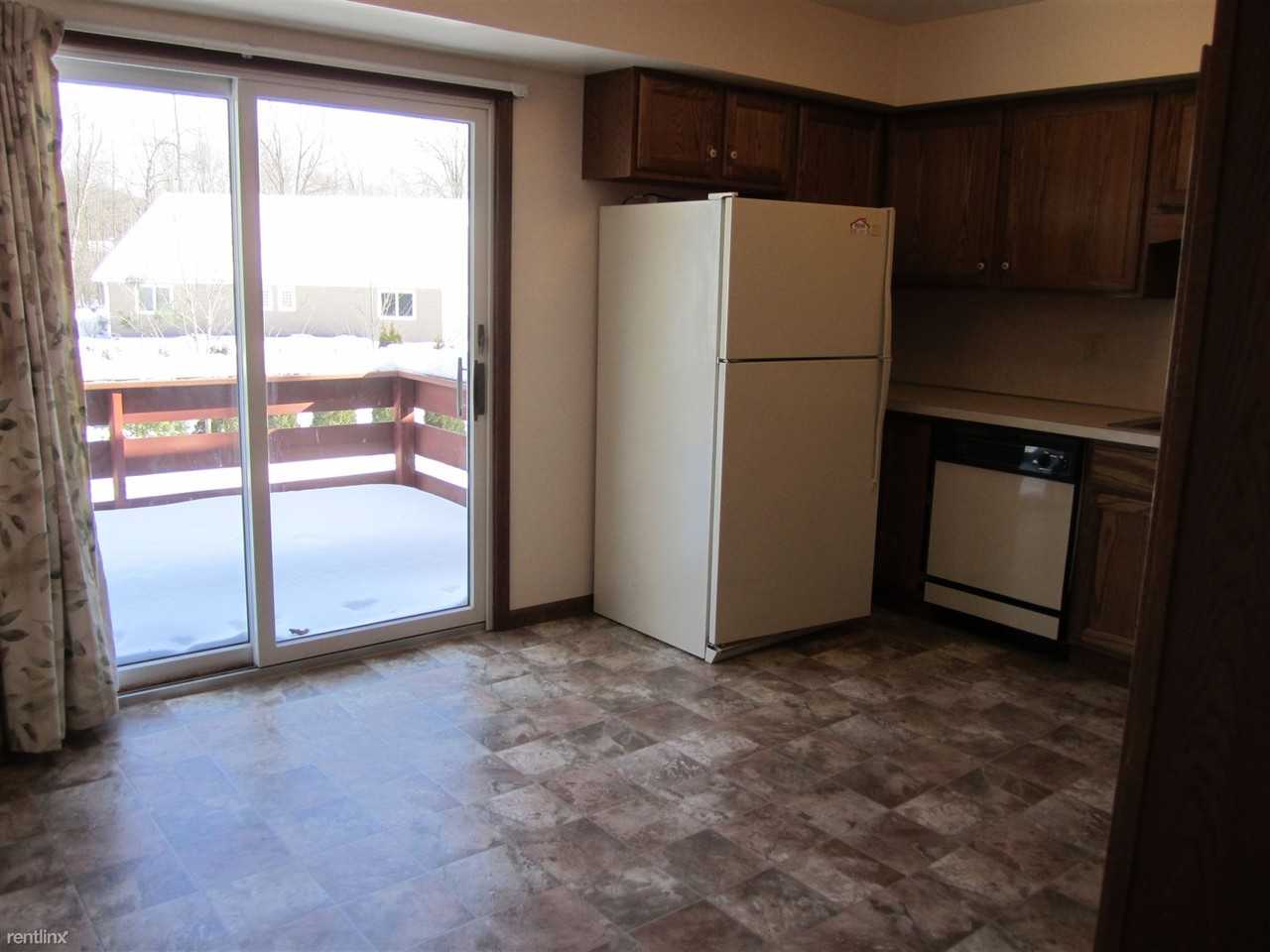 5120 Russell St - Photo 3 of 9