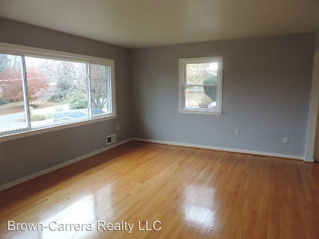 15 Longstreet Ave - Photo 3 of 9