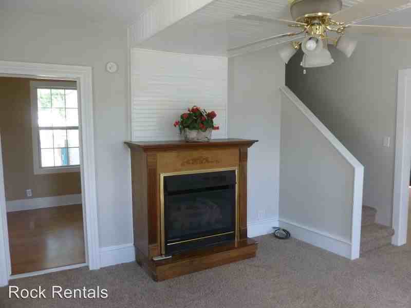 104 N Speare St - Photo 2 of 14