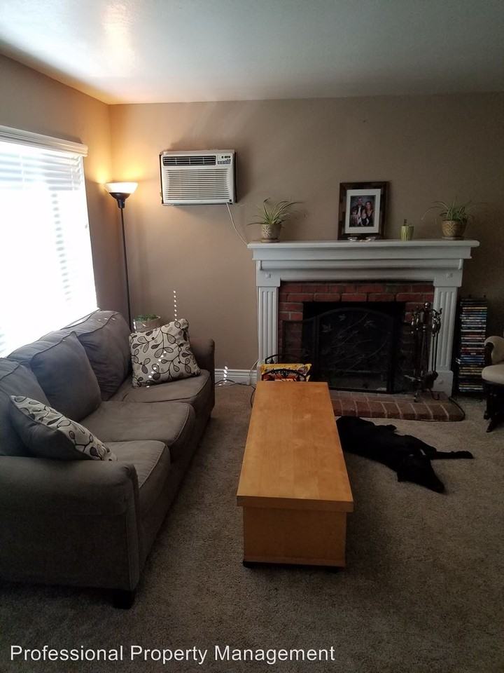 1380 Sunshine Dr - Photo 2 of 9