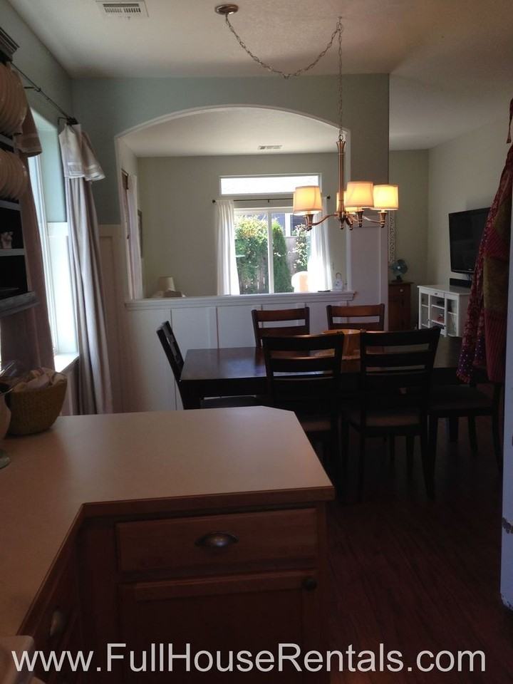 25220 Rhapsody Ave - Photo 3 of 13